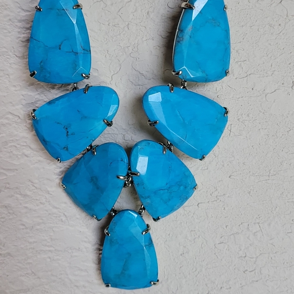 NWT Kendra Scott Blue Gold Statement Necklace - Picture 3 of 9